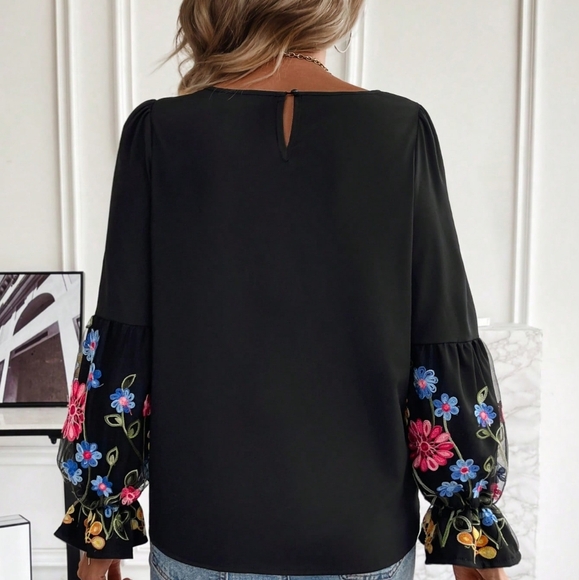 Flower Embroidery Ruffle Sleeve Shirt - Picture 3 of 4